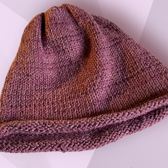 🦄 PURPLE Rolled Edge Beanie with Metallic Threading - Picture 9 of 9